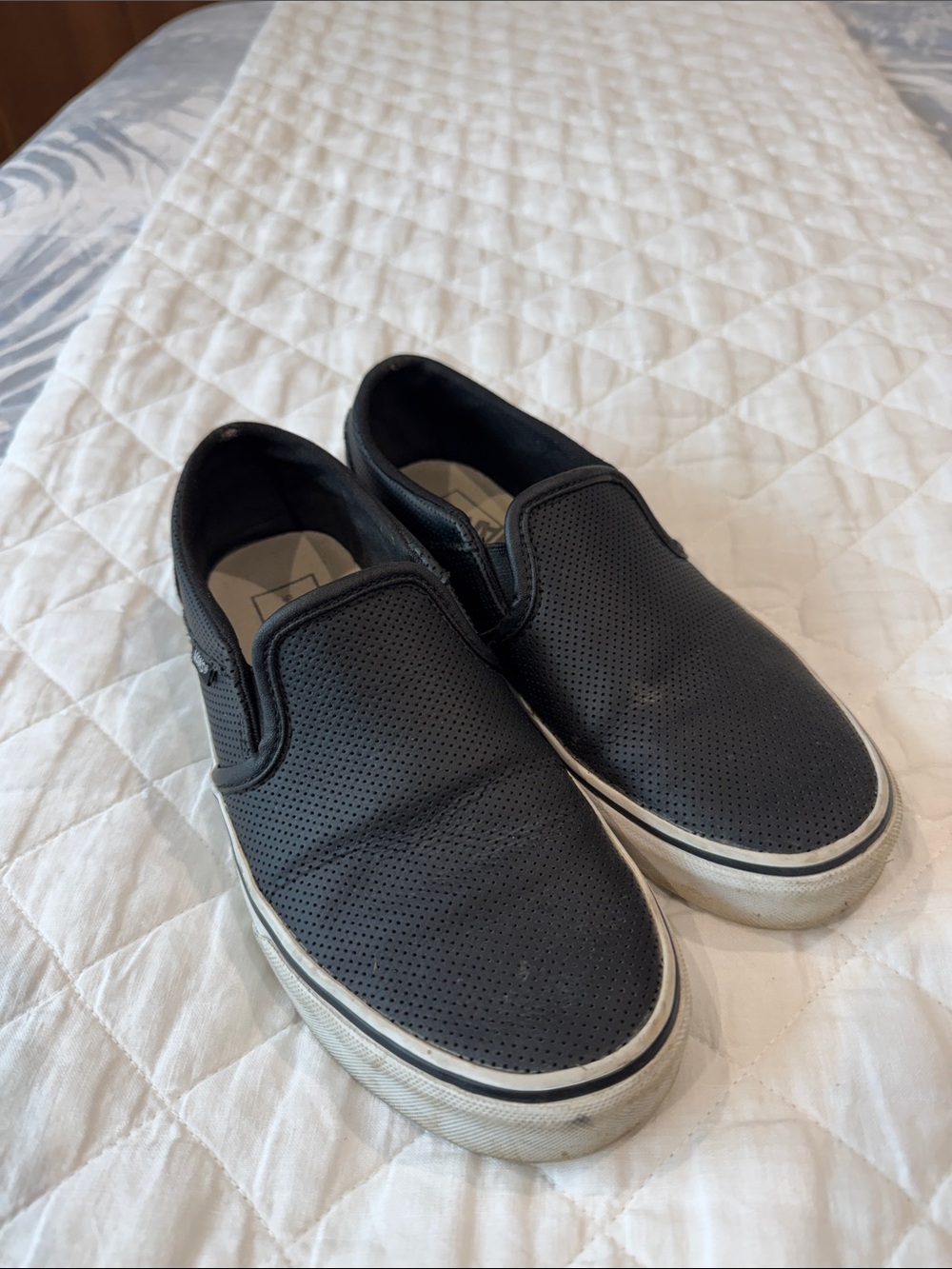 Women’s 7-On Perforated Black Casual Sneakers